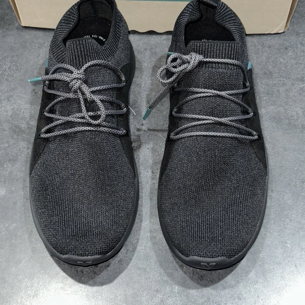 Vessi Everyday Classic Sneaker Women's Size 11 All Black on Black EUC Waterproof